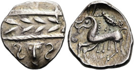 BÖHMEN UND SLOWAKEI. BOIER. Totfalu. Drachme ø 16mm (2.70g). 1. Jh. v. Chr. Vs.: Kranzausschnitt, darunter frontaler Kopf zwischen zwei Voluten. Rs.: ...