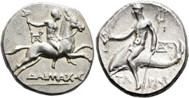 KALABRIEN. TARENT. Didrachme ø 21mm (6.56g). 240 - 228 v. Chr. Vs.: Reiter mit Fackel in gestrecktem Galopp n. r., l. Monogramm, unten ΔΑΙΜΑΧΟΣ. Rs.: ...