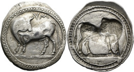LUKANIEN. SYBARIS. Didrachme ø 32mm (7.72g). 550 - 510 v. Chr. Vs.: Stier auf verzierter Doppelstandlinie n. l., den Kopf umgewandt, darüber YM, alles...