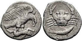 SIZILIEN. AKRAGAS. Hemidrachme ø 16mm (1.94g). 420 - 410 v. Chr. Vs.: Adler kröpft einen Hasen. Rs.: Krabbe, darunter ein Fisch, im Feld Α-Κ-Ρ-Α. SNG ...