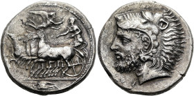 SIZILIEN. KAMARINA. Tetradrachme ø 27mm (17.00g). 415 - 410 v. Chr. Vs.: Quadriga n. l. fahrend, deren Lenker bekränzt von Nike, im Abschnitt n. l. fl...