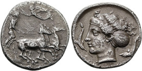 SIZILIEN. SYRAKUS. 2. Republik, 466 - 405 v. Chr. Hemidrachme ø 14mm (1.84g). 415 - 405 v. Chr. Vs.: Quadriga n. r., deren Lenker von Nike bekränzt wi...
