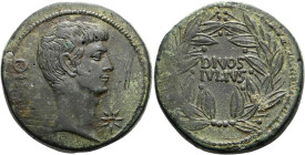 LUKANIEN. PAESTUM. Octavian, 44 - 27 v. Chr. ø 30mm (17.46g). 38. v. Chr. Vs.: DIVI F, Kopf n. r., davor Stern. Rs.: Im Lorbeerkranz DIVOS IVLIVS. RPC...