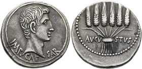 PROVINZ ASIA. Augustus, 27 v. Chr. - 14 n. Chr. Cistophor ø 25mm (11.74g). 24 - 20 v. Chr. Mzst.Ephesos oder Pergamon. Vs.: IMP CAE-SAR, Kopf n. r. Rs...