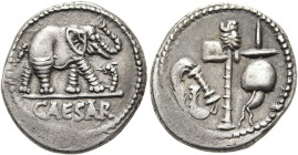 RÖMISCHE REPUBLIK NACH 211 V. CHR. C. Iulius Caesar, 49 - 48 v. Chr. Denar ø 18mm (3.78g). Mzst.in Gallia Narbonensis oder Hispania citerior. Vs.: CAE...