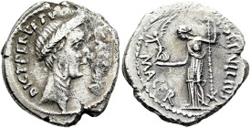 RÖMISCHE REPUBLIK NACH 211 V. CHR. P. Sepullius Macer, 44 v. Chr. Denar ø 18mm (2.90g). Mzst.Rom. Vs.: CAESAR / DICT PERPETVO, Kopf des Caesar mit Lor...