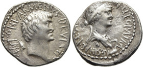 RÖMISCHE REPUBLIK NACH 211 V. CHR. Marcus Antonius und Kleopatra, 31 v. Chr. Denar ø 18mm (3.77g). Mzst.im Feld. Vs.: ANTONI ARMENIA DEVICTA, Kopf des...