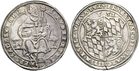 GEISTLICHKEIT. SALZBURG, ERZBISTUM. Ernst von Bayern, 1540 - 1554. Guldiner ø 39mm (28.56g). 1551. Der heilige Rudbertus mit Salzfass und Krummstab si...