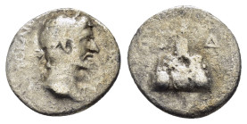 CAPPADOCIA. Caesarea. Hadrianus (117-138). Hemidrachm.
Obv : ΑΥΤΟ ΚΑΙC ΤΡΑΙ ΑΔΡΙΑΝΟC CΕΒΑCΤ.
Laureate bust right, slight drapery on far shoulder.
Rev ...