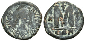 JUSTIN I. 518-527 AD.Constantinople Mint.AE Follis
Obverse : DN IVSTINVS PP AVG; pearl diademed, draped, cuirassed bust right
Reverse : Large M, star ...