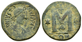 JUSTIN I. 518-527 AD.Constantinople Mint.AE Follis
Obverse : DN IVSTINVS PP AVG; pearl diademed, draped, cuirassed bust right
Reverse : Large M, star ...