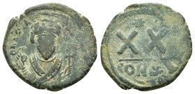 PHOCAS (602-610).Constantinople.Half Follis.
Obv : δ N FOCA PЄRP AVG.
Crowned bust facing, wearing consular robes, holding mappa and cross; star in le...