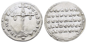CONSTANTINE VII PORPHYROGENITUS with ROMANUS I.(913-959).Constantinople.Miliaresion.

Obv : IҺSЧS XRISTЧS ҺICA.
Cross crosslet set upon three steps, w...