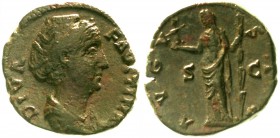 Kaiserzeit
Faustina senior, Gattin des Antoninus Pius, gest. 141
As, posthum 141/161. DIVA FAVSTINA. Drap. Brb. r./AVGVSTA SC. Vesta steht l. mit Pa...