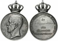 Schweden
Gustav V., 1907-1950
Silbermedaille mit Kronenaufsatz 1949 von Lindberg. Die Kgl. Patriot. Gesellschaft für K.G. Gustavsson (graviert) für ...