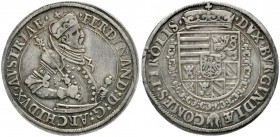Haus Habsburg
Erzherzog Ferdinand II., 1564-1595
Reichstaler o.J. Hall. Harnisch mit 3 Reihen Blümchen, etc. verziert. Zepter weist auf A, Ellbogen ...