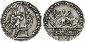 Brandenburg/Preußen
Friedrich II., 1740-1786
Silbermedaille 1757 von Kittel, a.d. Sieg bei Prag. Engel mit Kanone und Kriegsgefangenen/ Genius schre...