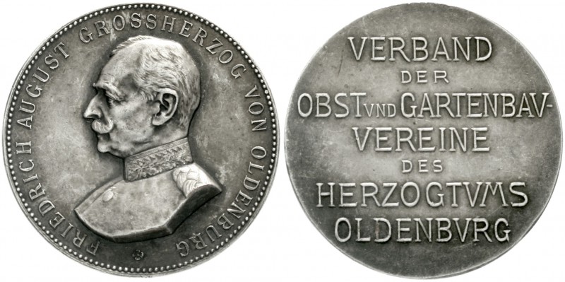 Oldenburg
Friedrich August, 1900-1918
Versilb. Bronzemedaille o.J. unsign. Prä...