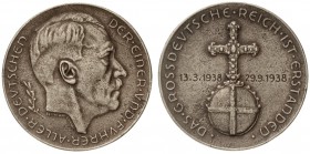 Drittes Reich
Bronzemedaille 1938 v. Hanisch-Concee. Annexion Österreichs und Großdeutsches Reich. Kopf Hitler r./Schrift um Reichsapfel. 36 mm.
seh...