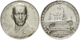 Erster Weltkrieg
Silbermedaille 1914 von Lauer. Kapitän Müller und die Emden. 33 mm; 17,95 g.
sehr schön/vorzüglich, berieben