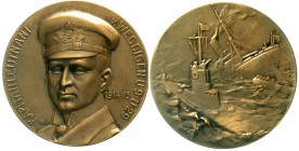 Erster Weltkrieg
Bronzemedaille 1915 von B.H. Mayer. Kapitänleutnant Otto Weddigen und die Unterseeboote U9 und U29. 40 mm.
vorzüglich