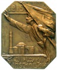 Erster Weltkrieg
Eins. Bronzeplakette "Inschallah" 1915 von H. Dietrich (Wien), ausgegeben vom Türkischen Roten Halbmond. Ecken abgeschrägt, 49 X 40 ...