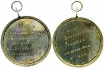 Schützenmedaillen
Bochum
Tragbarer silber Schützenorden 1822. Graviert: "Den Besten Schützen AM 30 TEN APRIL 1822 (zwischen 2 Lilien)/Herrn Johann H...