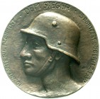 Weimarer Republik
Eins. Bronzeguss-Preismedaille 1930. "Dem Sieger" beim Sportfest Döberitz, 15. Infant.-Rgt. 95 mm.
fast vorzüglich