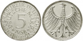 Kursmünzen
5 Deutsche Mark Silber 1951-1974
1958 J. vorzüglich/Stempelglanz, winz. Kratzer, selten in dieser Erhaltung