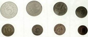 Kursmünzensätze
1 Pfennig - 5 Deutsche Mark, 1964-2001
1968 F. O.B.H. Auflage 3100 Sätze.
Polierte Platte