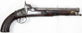 Schusswaffen
Perkussionspistole um 1830. Achtkantlauf. Länge 40 cm.
Altersspuren, Hahn rastet nicht mehr ein, Macken im Holz