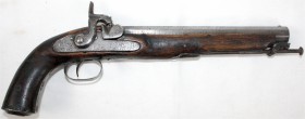 Schusswaffen
Perkussionspistole um 1830. Achtkantlauf. Mit Kugelreservoir im Schaft. Länge 36 cm.
Altersspuren, Hahn etwas beschädigt, Risse im Holz...