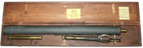 Optika/Fotografica
Sonstiges
Altes englisches Teleskop, um 1840/1875. Hersteller S. & B. Solomons, London, Piccadilly. Länge 113 cm. Mit Stativ und ...