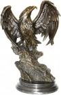 Skulpturen und Plastiken
Große Bronzeskulptur "Adler auf Felsen" auf Marmorsockel. Signiert Milo. Gesamthöhe 70 cm.
NUR AN SELBSTABHOLER, KEIN VERSA...