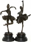 Skulpturen und Plastiken
Paar von 2 Bronzeskulpturen "Ballerinas" auf Marmorsockel. Signiert Milo. Gesamthöhe jeweils 28 bzw. 32 cm.
Die Signatur be...