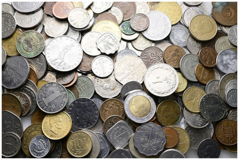 Lot of ca. 200 modern world coins / SOLD AS SEEN, NO RETURN! 

Extremely Fine