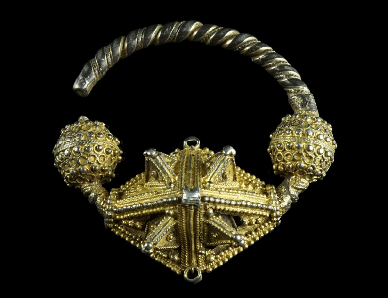 A HIGHLY ELABORATE SILVER GILT BYZANTINE/SLAVIC TEMPLE RING
Circa 10th-12th cent...