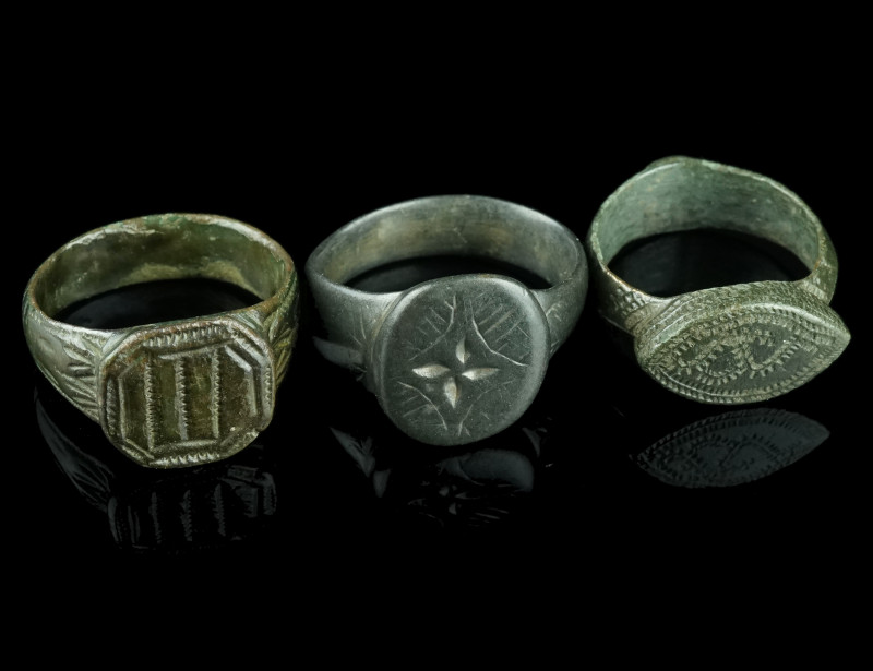 THREE MEDIEVAL/EARLY MODERN BRONZE RINGS
Circa 14th-17th century AD.
Three rings...