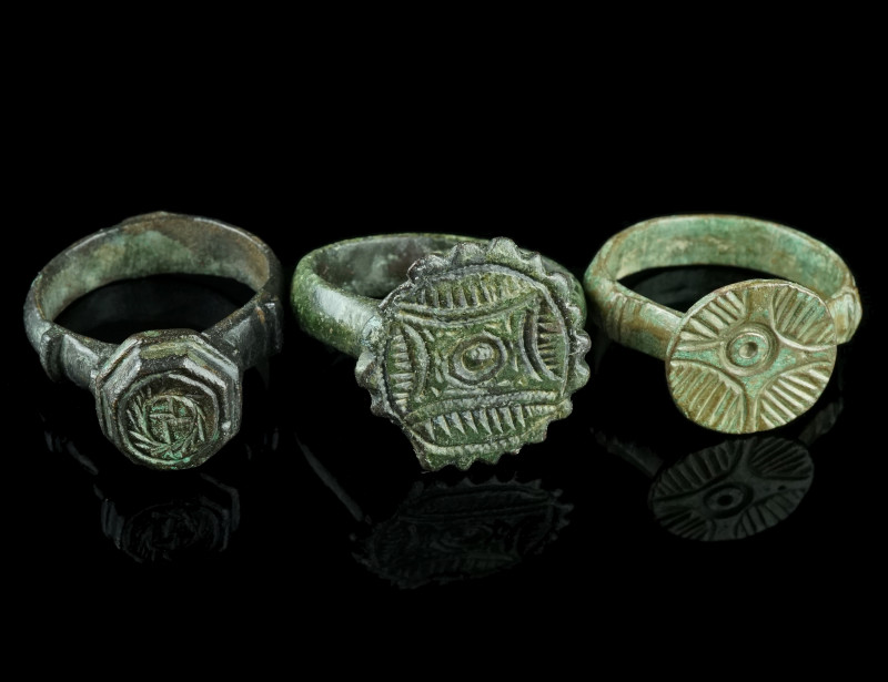 THREE MEDIEVAL/EARLY MODERN BRONZE RINGS
Circa 14th-17th century AD.
Three rings...