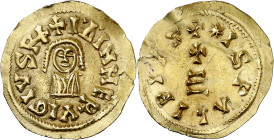 Ervigio (680-687). Ispali (Sevilla). Triente. (CNV. 493) (R.Pliego 649a). Anv.: IINMERVIGIVS. Rev.: ISPLI PIVS. Cruz sobre tres gradas. Algo alabeada....
