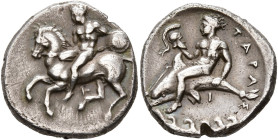 CALABRE, TARENTE, AR nomos, 380-345 av. J.-C. D/ Cavalier au galop à g., ten. un bouclier rond et une lance. Sous le cheval, . R/ Taras chevauchant u...