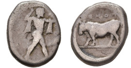 LUCANIE, POSEIDONIA, AR statère, 445-420 av. J.-C. D/ ΠOΣEIΔ Poséidon deb. à d., brandissant un trident. Le tout dans un triple cercle. R/ ΠOMEIΔA (ré...