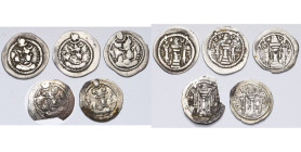 ROYAUME SASSANIDE, Peroz (457-483), lot de 5 drahms: avec la couronne sans ailes, AW, KL; avec la couronne ailée, DA, NY (ébréché, taches de corrosion...
