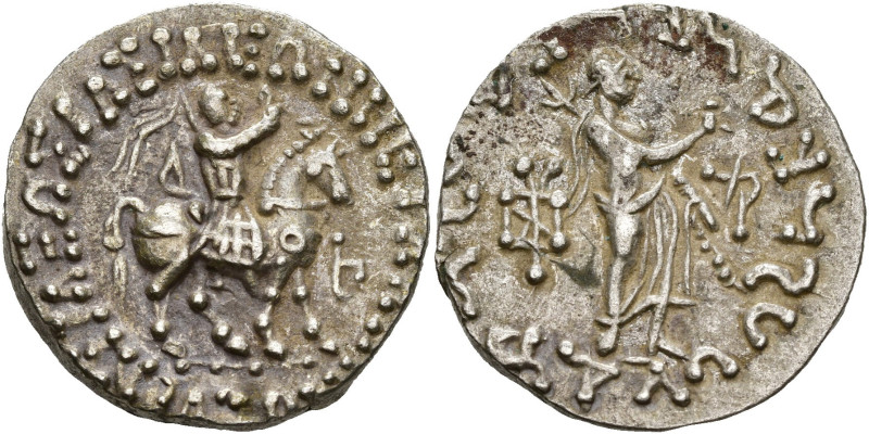 ROYAUME INDO-SCYTHE, Azès, AR tétradrachme. D/ Le roi à cheval à d., ten. un fou...