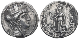 Cilicia. Aigeai. AR Tetradrachm. 14.31 g. - 29.55 mm. ca. 1st century BC.
Obv.: Turreted and veiled bust of Tyche to right.
Rev.: ΑΙΓΕΑΙΩΝ, Athena Nik...