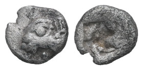 Ionia, Klazomenai. AR Hemiobol. 0.27 g. - 6.81 mm. 5th century BC.
Obv: Head of ram left.
Rev: Incuse square with irregular pattern.
Ref: SNG Ashmolea...