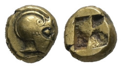 Ionia, Phokaia. EL Myshemihekte – 1/24 (Twenty-Fourth) Stater. 0.65 g. - 6.10 mm. Circa 625/0-522 BC.
Obv.: Helmeted male head to right, with frontal...