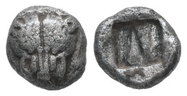 Ionia, Samos. AR Obol. 0.75 g. - 8.00 mm. Circa 520-480 BC.
Obv.: Facing head of a panther.
Rev.: incuse square punch.
Ref.: Traité 445; SNG Kayhan 64...