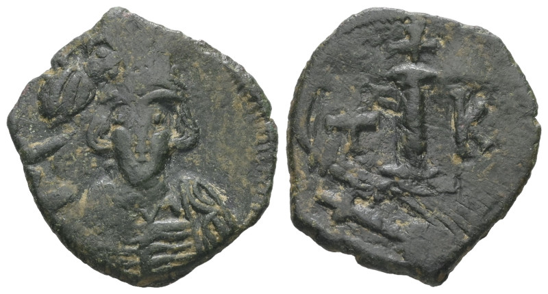 Constantine IV, AD 668-685. AE, Decanummium. 3.29 g. 22.86 mm. Uncertain mint. 
...