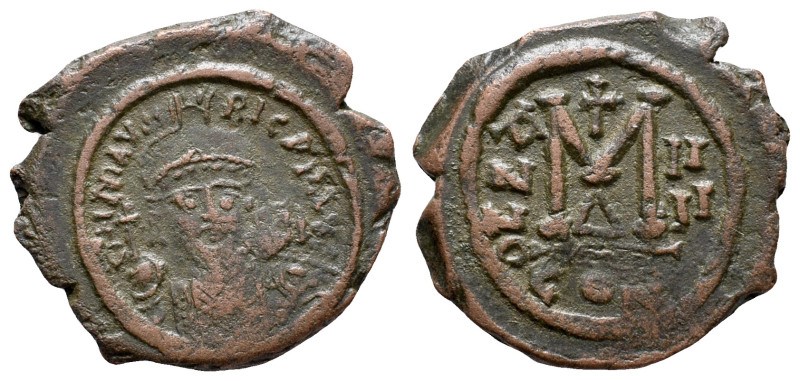 Maurice Tiberius (582-602). Æ 40 Nummi (32mm, 11.47g). Constantinople, year 4. H...